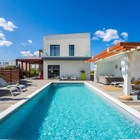 Villa Olea With Heated Pool And Jacuzzi Сукошан Экстерьер фото