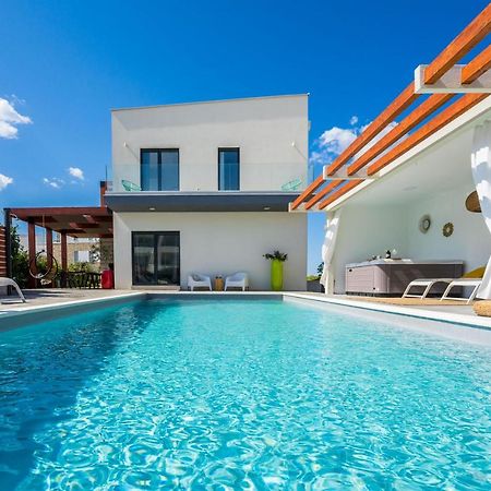 Villa Olea With Heated Pool And Jacuzzi Сукошан Экстерьер фото