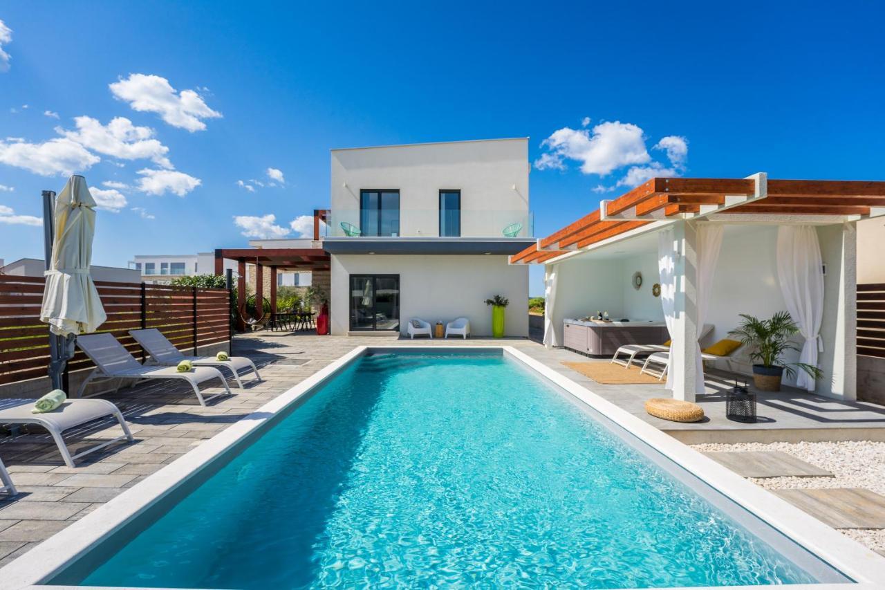 Villa Olea With Heated Pool And Jacuzzi Сукошан Экстерьер фото