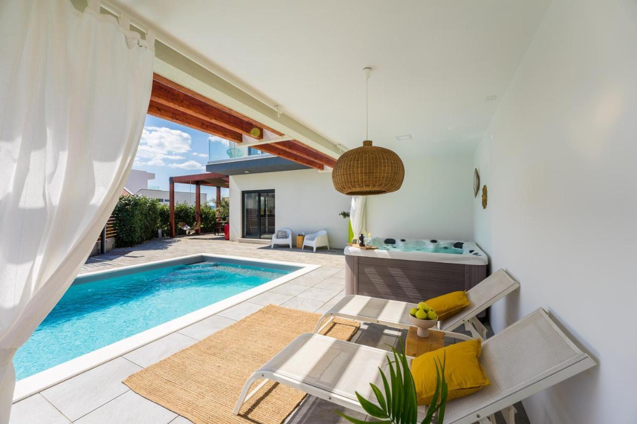Villa Olea With Heated Pool And Jacuzzi Сукошан Экстерьер фото